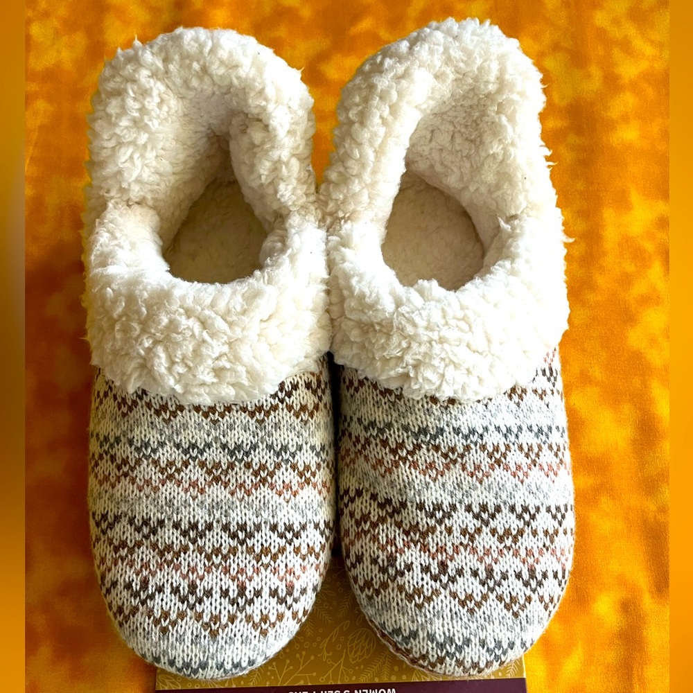 Muk Luks ~ Cozy Slippers